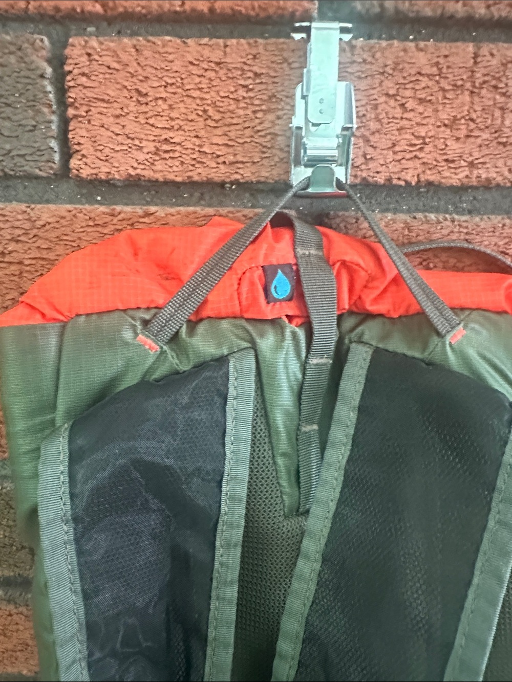 Thule Olive Green Roll-Top Backpack with Orange Interior STIR15 - Picture 4 of 8